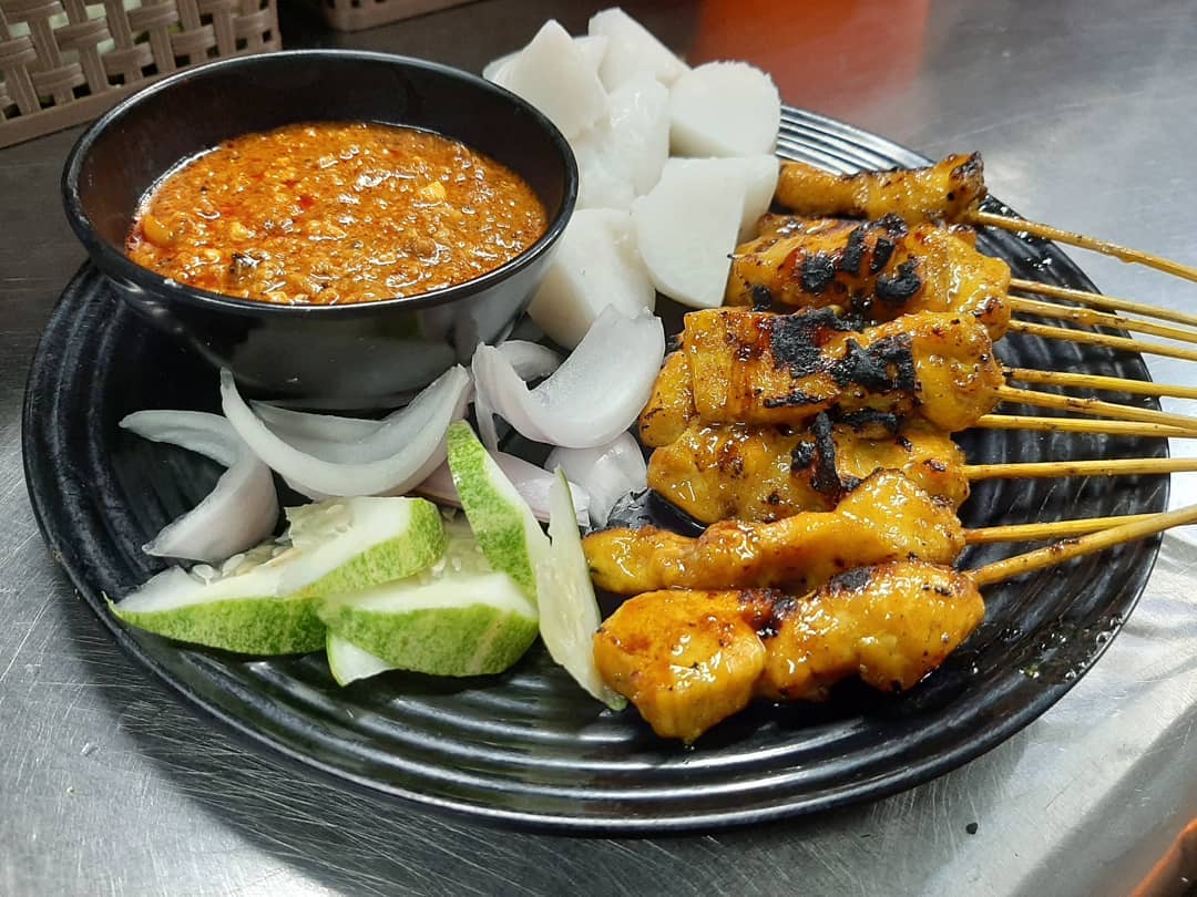 Món ăn đường phố cực kỳ nổi tiếng và cực kì bắt vị xiên nướng Satay @Internet