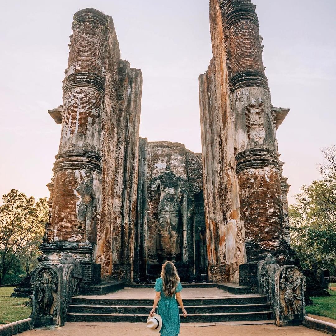 Srilanka cổ kính và thâm trầm với những di tích hàng ngàn năm tuổi