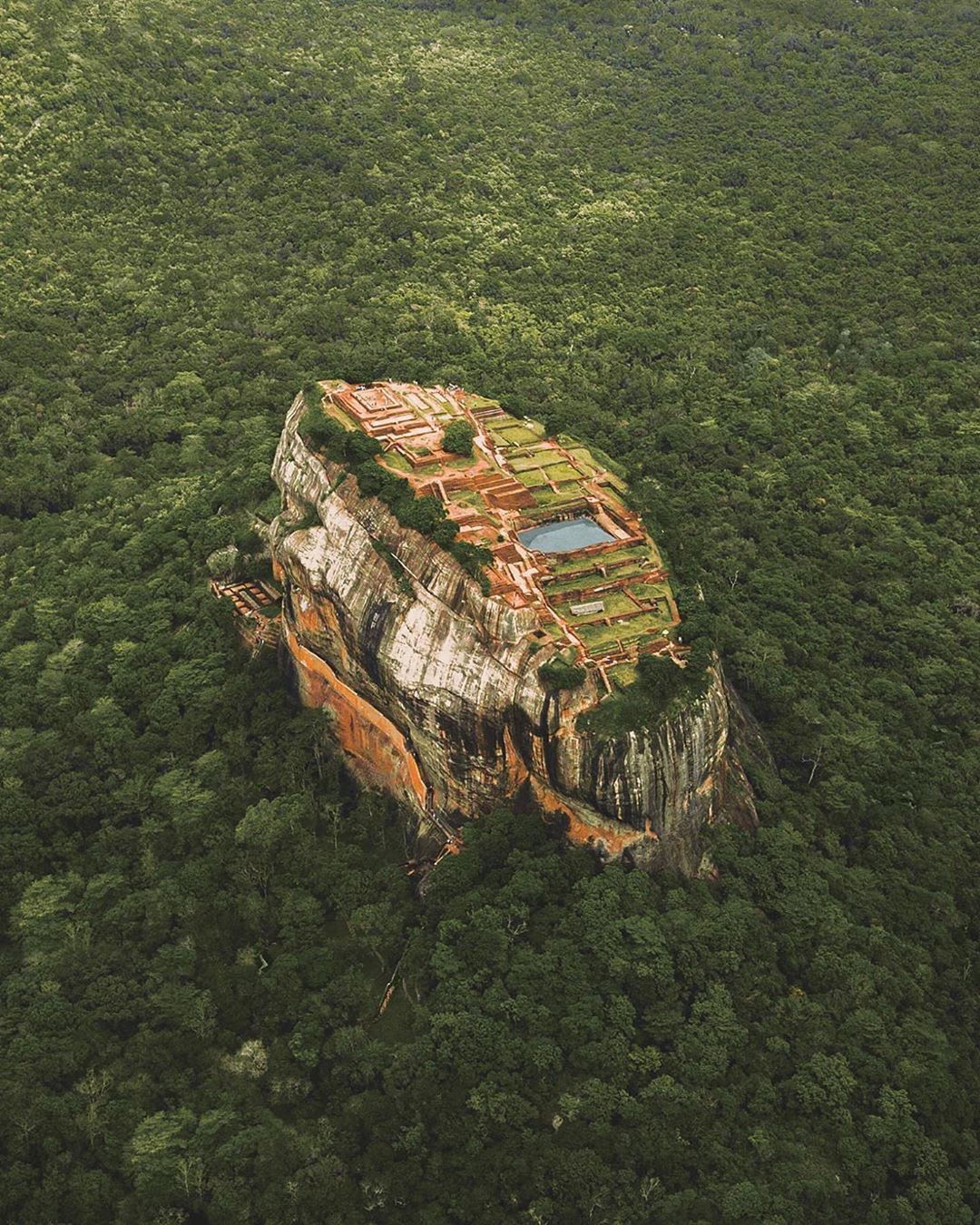 Núi đá sư tử Sigiria còn được xem là kỳ quan thứ 8 của thế giới